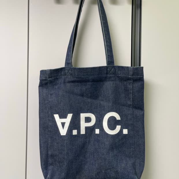 A.P.C. 데님 토트백