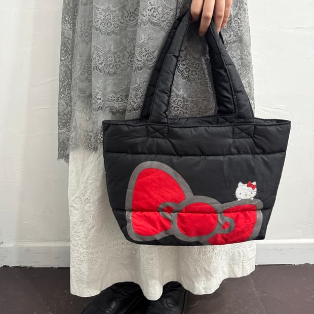 hello kitty padding bag 