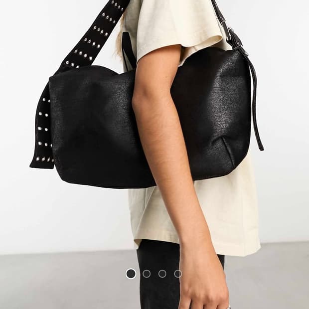 Weekday 크랙레더 숄더백