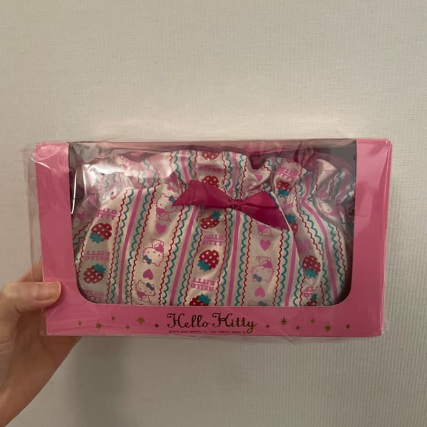 [새상품] 10년도 고전키티 딸기 파우치 이치고 키티