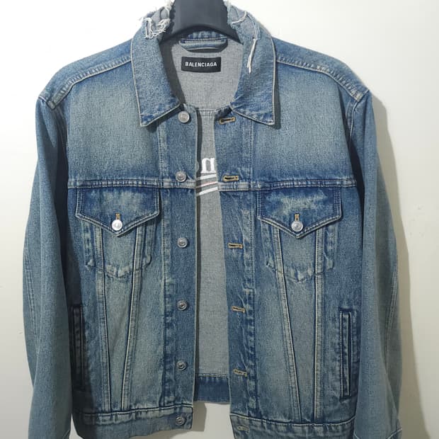 [새상품급] 발렌시아가 웨이브로고 데님 청자켓 48Size