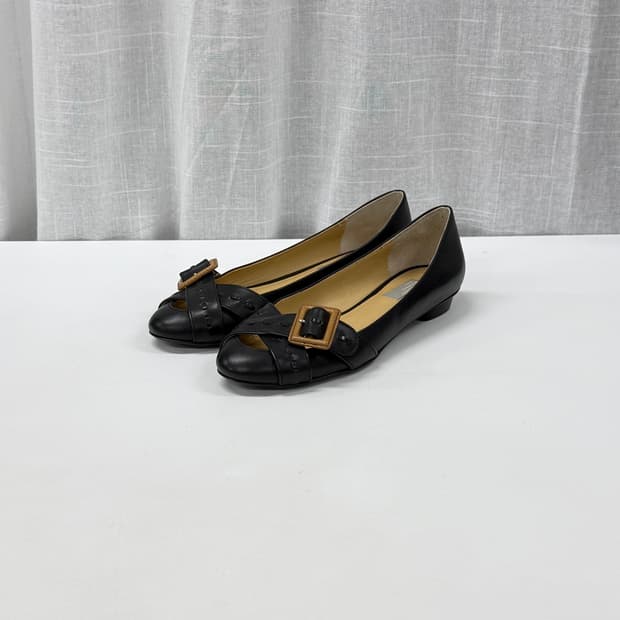 Margaret Howell buckle flat
