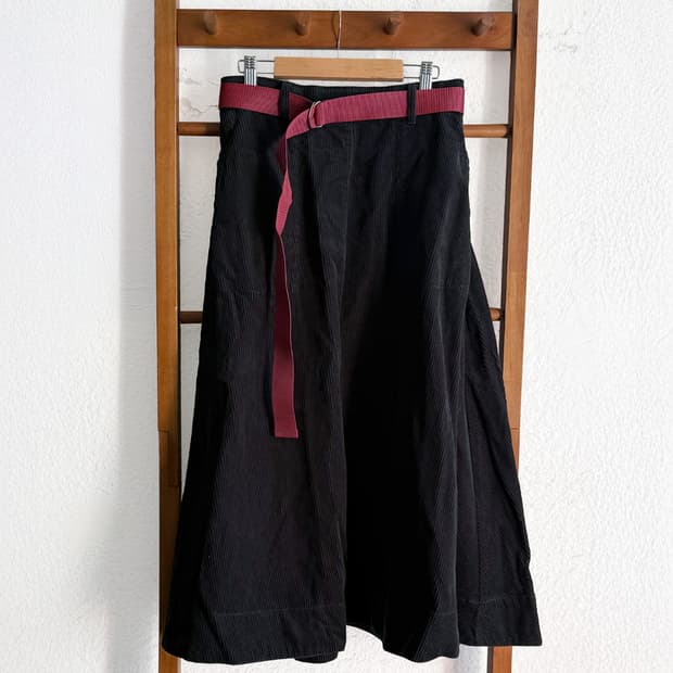 [NIKO AND …] 코듀로이 롱스커트 (BLACK)