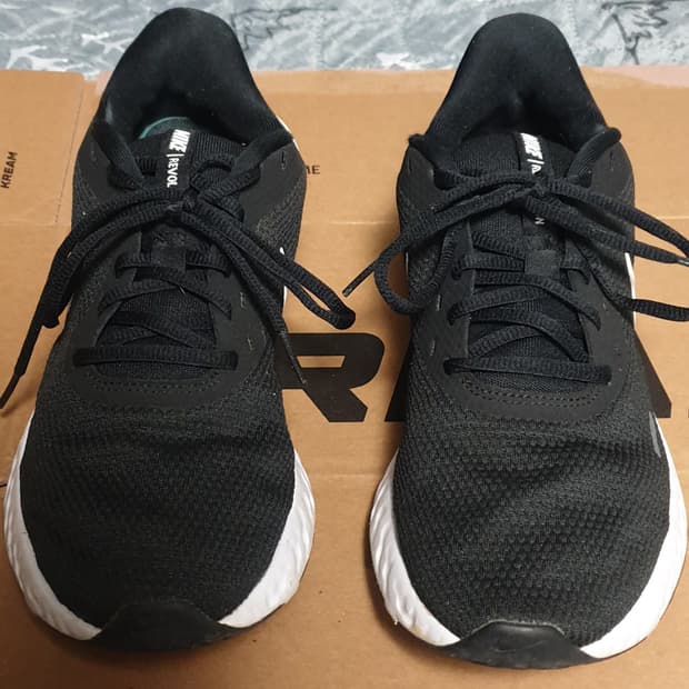 나이키 레볼루션5 런닝화 검횐 (270)