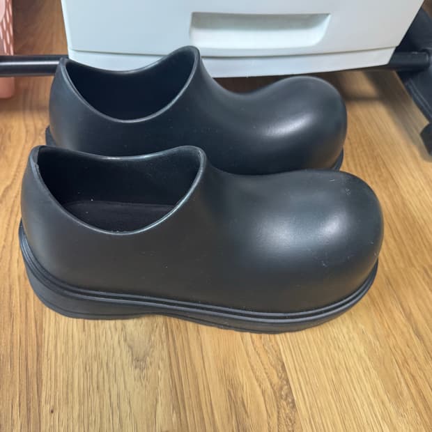 슬릭 쉐입 슈즈 260 블랙