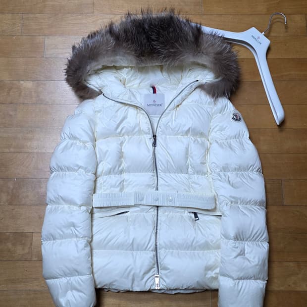 [새상품급,2]백화점판 22fw 몽클레어 보에드 실버폭스퍼