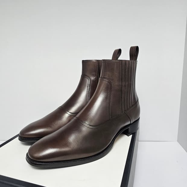 새상품 구찌 스터드 로고 남성 첼시 한정판 부츠