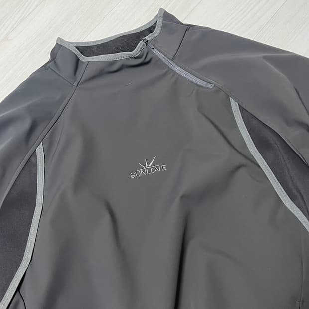 썬러브 하프넥? 집업 미듐