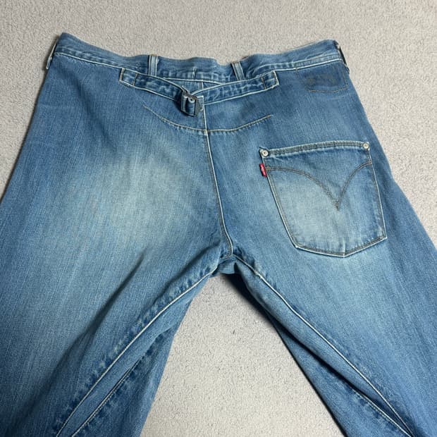 리바이스 엔지니어드 진 10주년 한정판 신치백 연청 데님 청바지