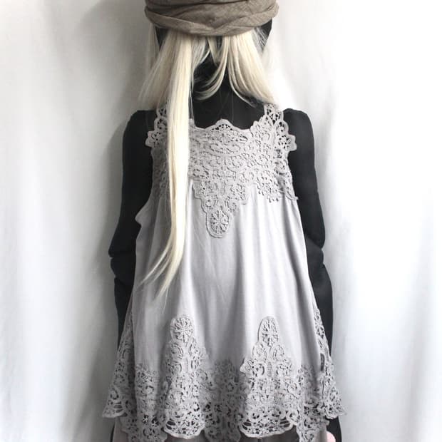Lace crochet greyish lavender sleeveless