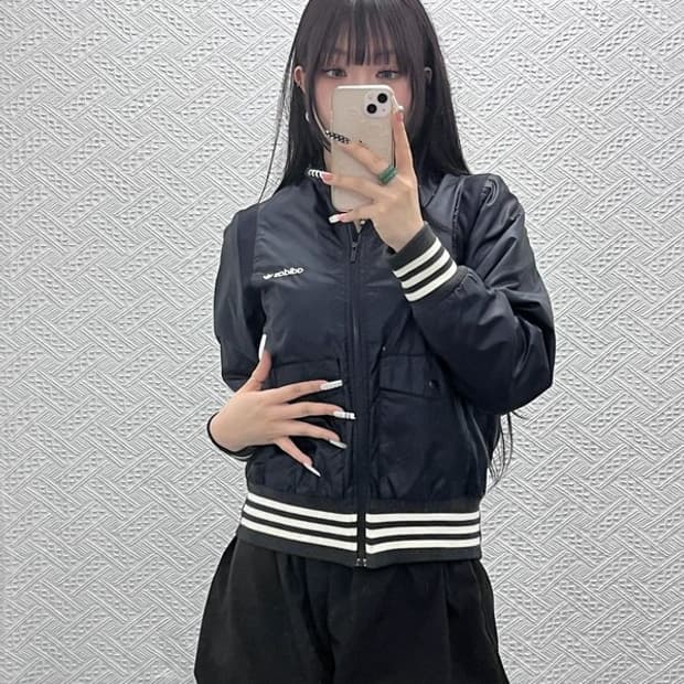 아디다스 흑탭 레트로 윈터 프렌체스카 바시티 자켓 95 C10695