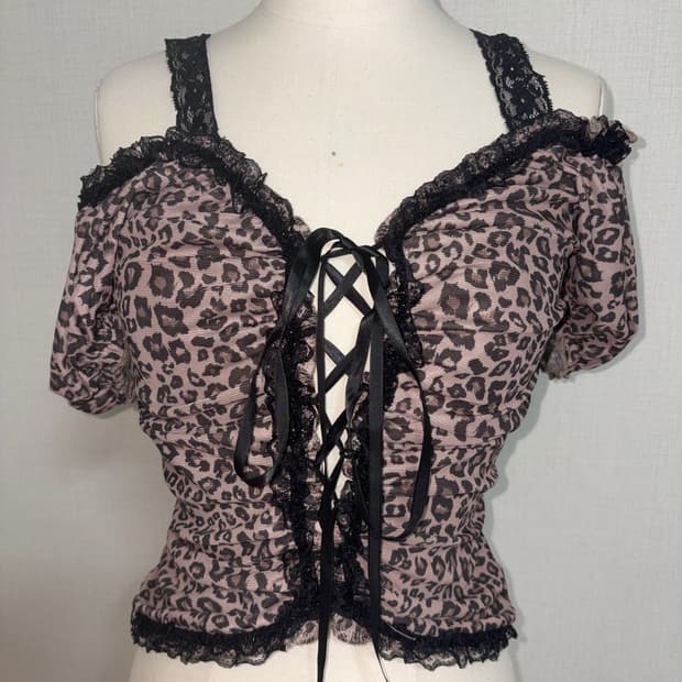 갸루 호피 오프숄더 반팔 블라우스