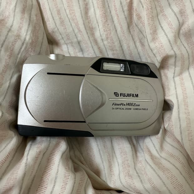 후지필름 finePix 1400 zoom 디카