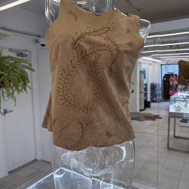 emboidery suede top