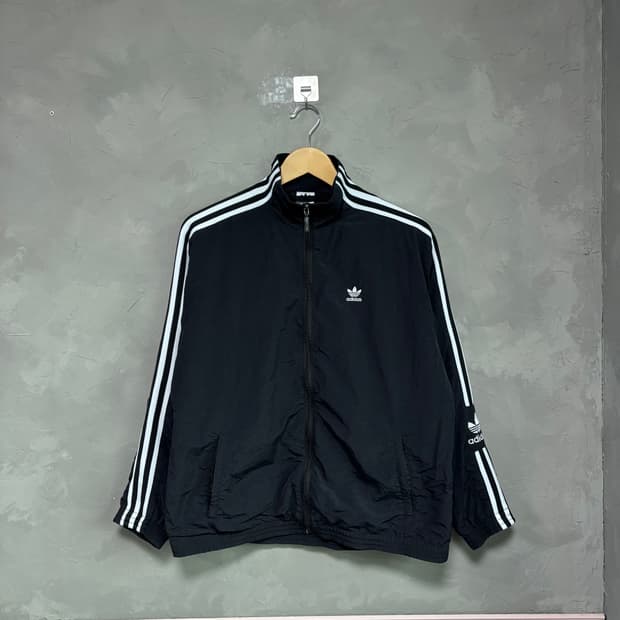 아디다스 파이어버드 락업 트랙탑 바람막이 블랙