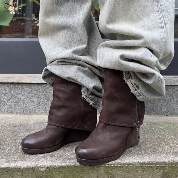 00s 프라다 디스트레스트 지퍼 커프 웨지 부츠