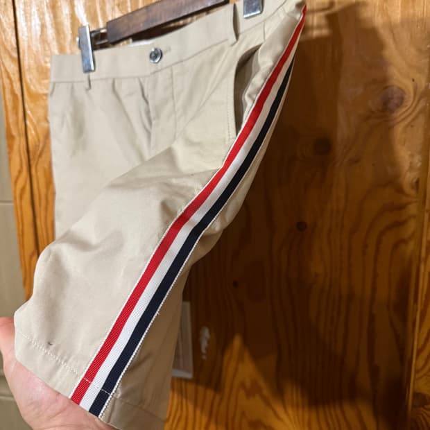 톰브라운 플랫 프론트 반바지 