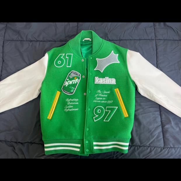 [카시나 X 스프라이트] 바시티 자켓