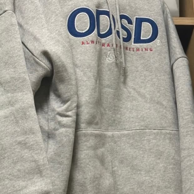 오드스튜디오 후드티
