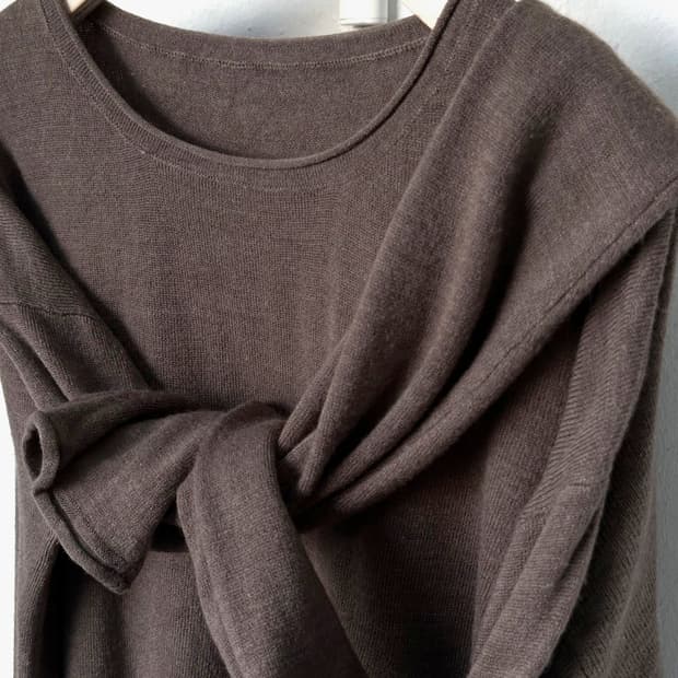 High gauge roll design stretched knit to