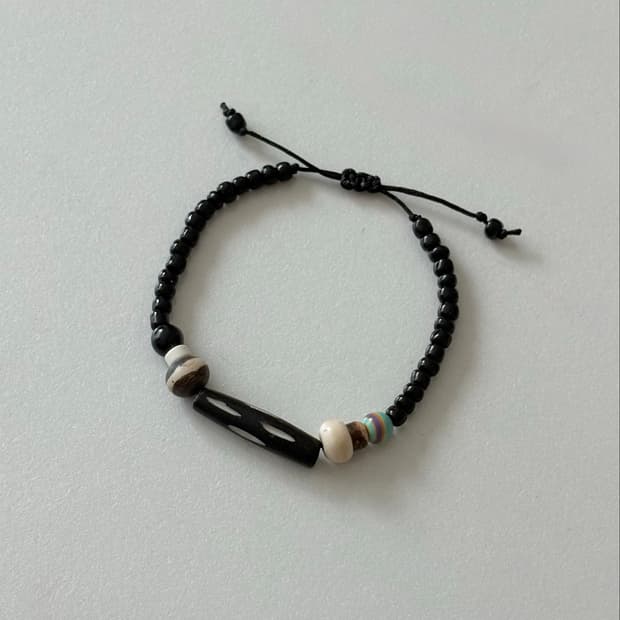 Noir Line Bracelet