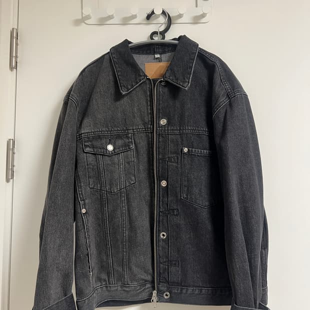 UNAFFECTED(언어펙티드) PLAC(플랙)의 트러커자켓