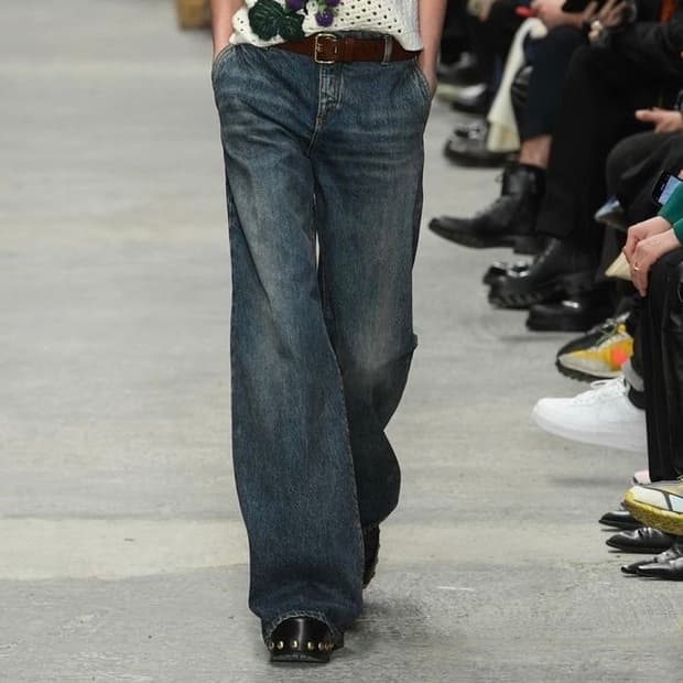 디젤 1996 D-sire 스트레이트 플레어 핏 데님 팬츠 다크 블루