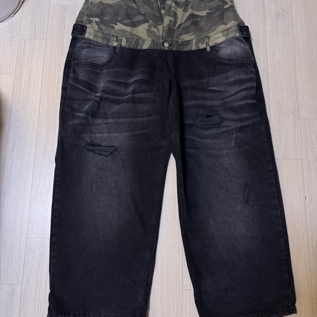 [M] preoccupy 프리아큐파이 카모 하프 레이어드 데님 팬츠 블랙