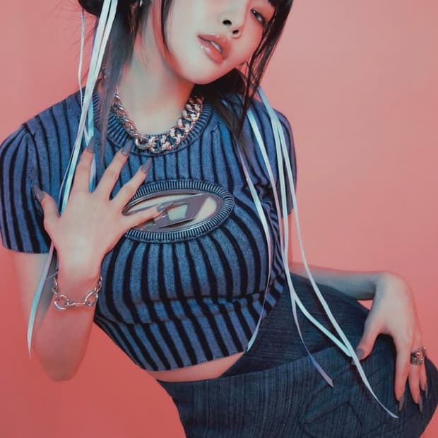 디젤 D로고 클락스빌 반팔