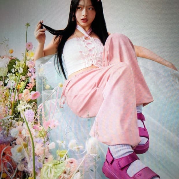 어그 골든글로우 키즈샌들 220