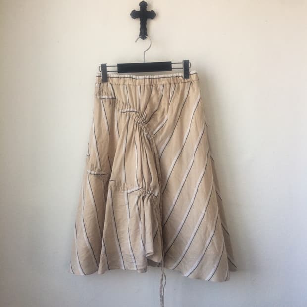 Shirring point stripe pattern skirt