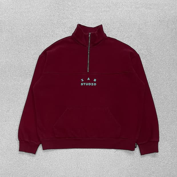 아이앱스튜디오 스펠 로고 코튼 하프집업 마룬