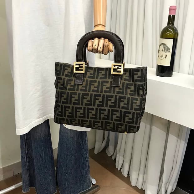 펜디 금장 주카 토트백 가방