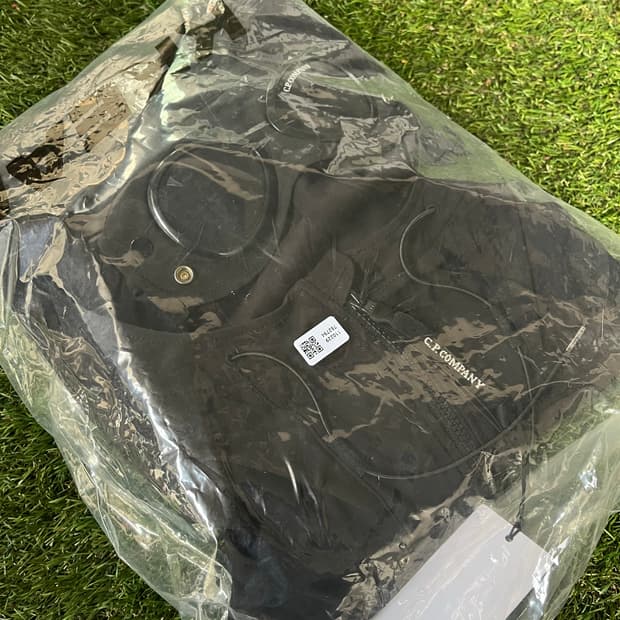 (새상품) 25ss CP컴퍼니 쉘R 고글자켓 블랙