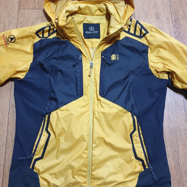 1119 코오롱 아웃도어 바람막이 95사이즈입니다