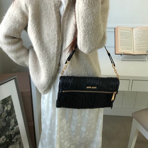 미우미우 마틀라쎄 체인 플랩 크로스백 숄더백