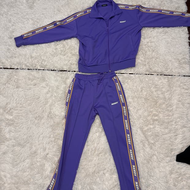 널디 퍼플 셋업 싸게팔아요