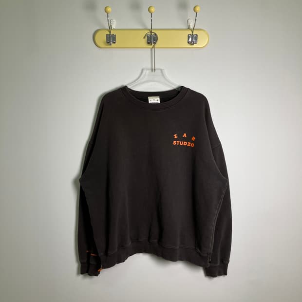 아이앱 스튜디오 X 두산 로고 맨투맨 XL