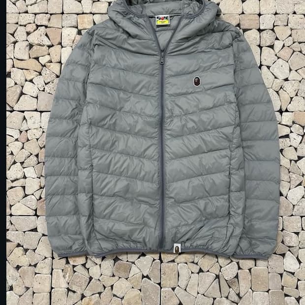 베이프 경량패딩