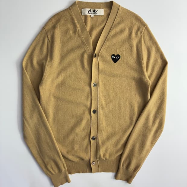 Comme des garsons 꼼데가르송 베이지 블랙 와펜 가디건