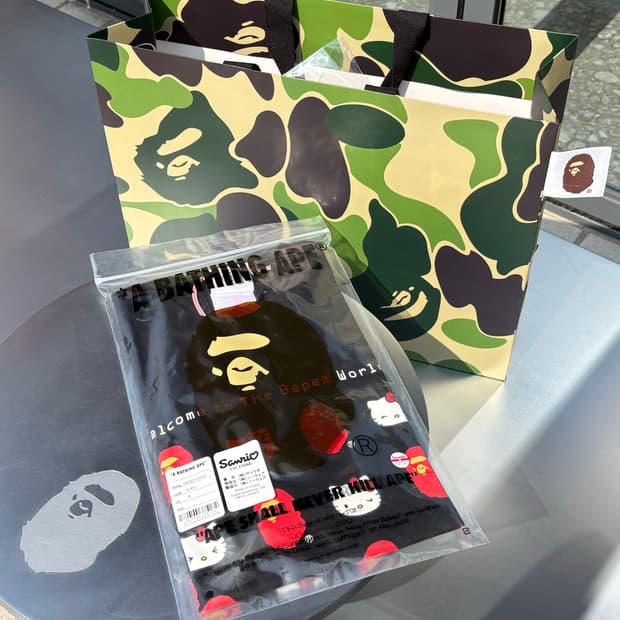 베이프 산리오 콜라보 한정판 티셔츠&모자