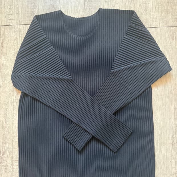 3)이세이 미야케 옴므플리세 롱슬리브 네이비