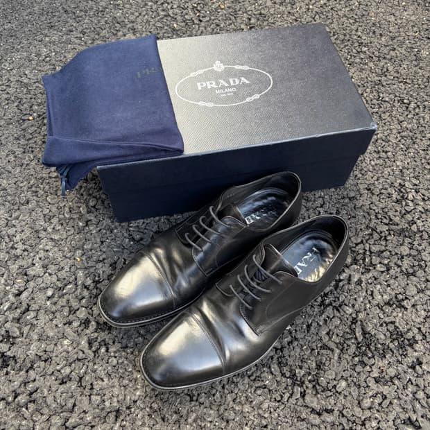 프라다 클래식 더비