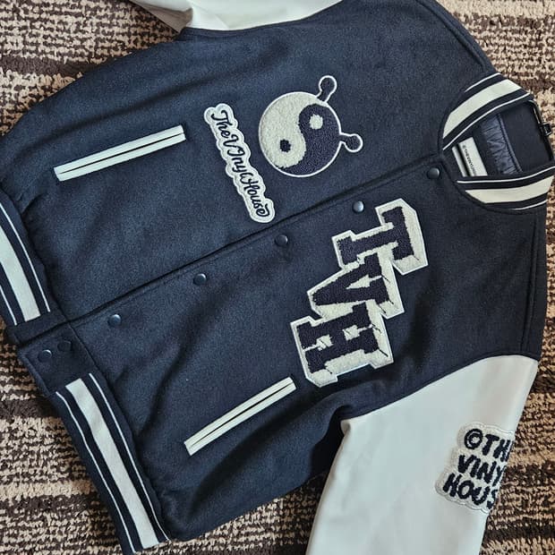 (THEVINYLHOUSE) YIN YANG VARSITY JACKET