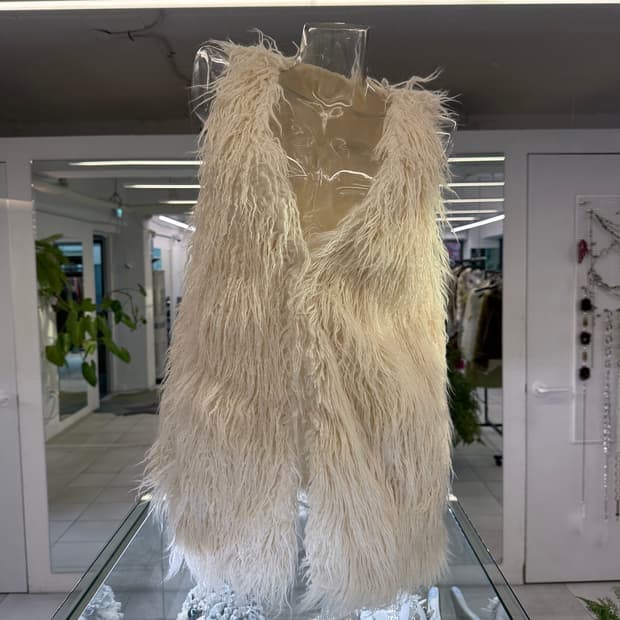 fur long vest