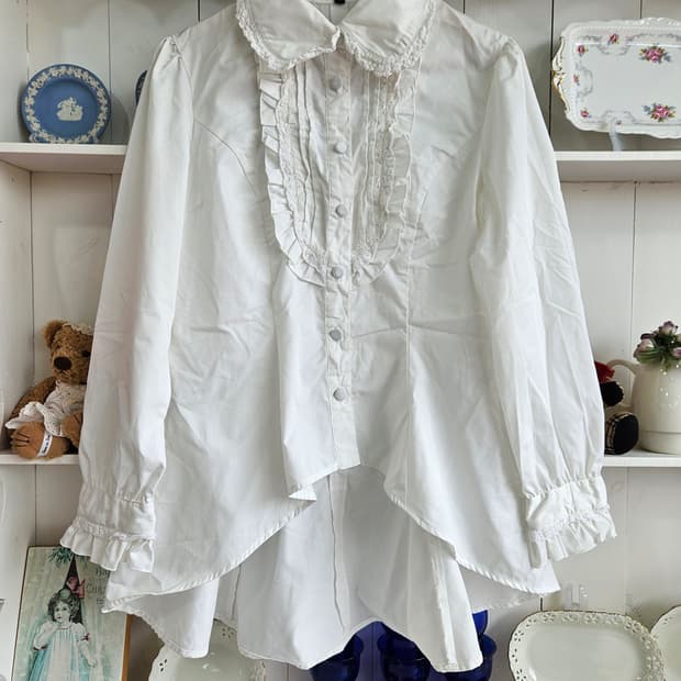레이스 셔링 블라우스 화이트 프릴 카라