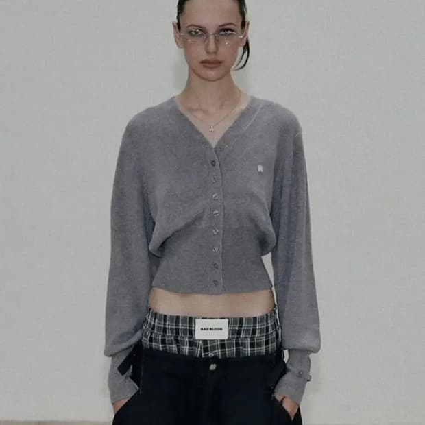 배드블러드 The Pure 브이넥 가디건