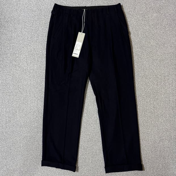 [정가 23만원 새상품] 언어펙티드 울 슬랙스 L