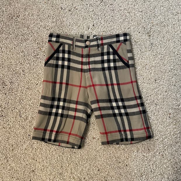 버버리 숏팬츠 ⭐️1241