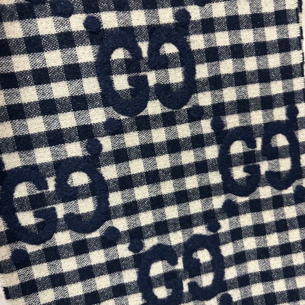 구찌 GG 체크 울 머플러 정품